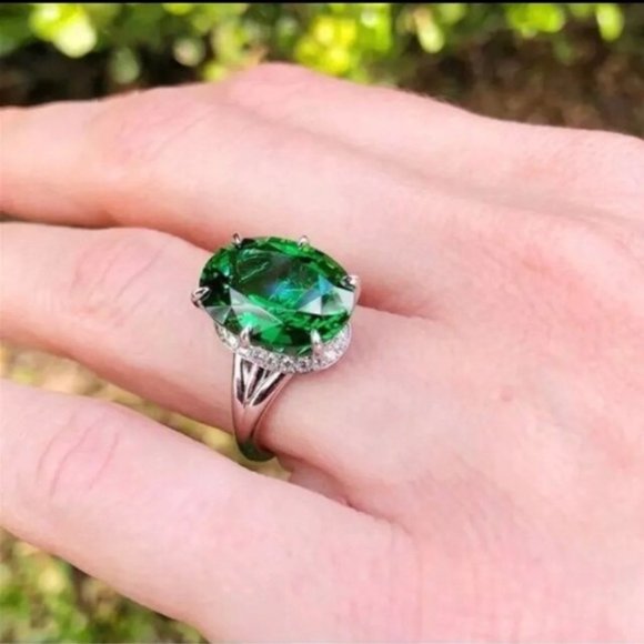 Jewelry - Luxury 925 Silver Oval Cut Emerald Ring New